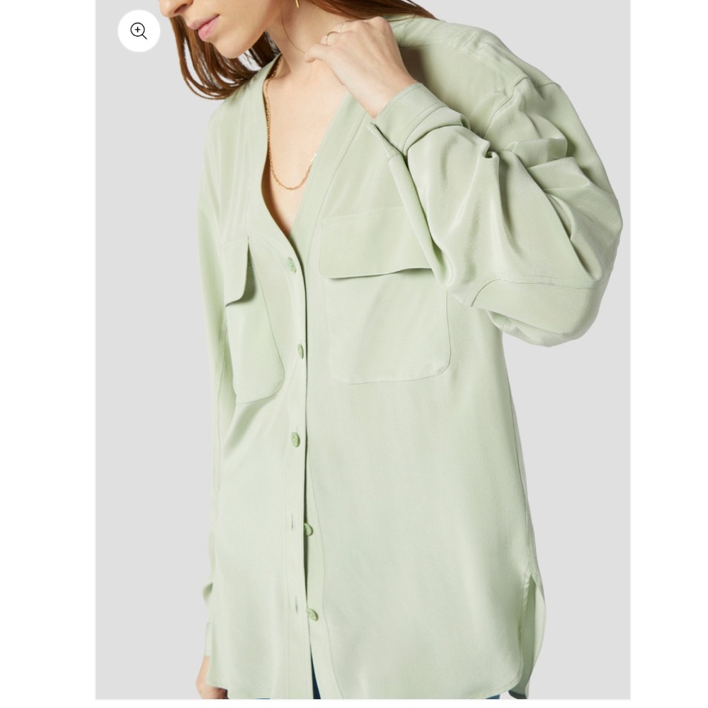 Equipment 100% Silk Button Down Collar Shirt in Beautiful Light Green. Size M.